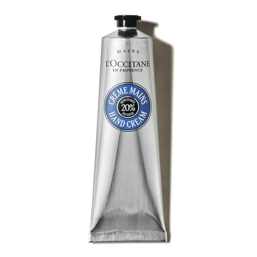 Tube de crème mains au karité L'Occitane de 150 ml, vu sur fond blanc
